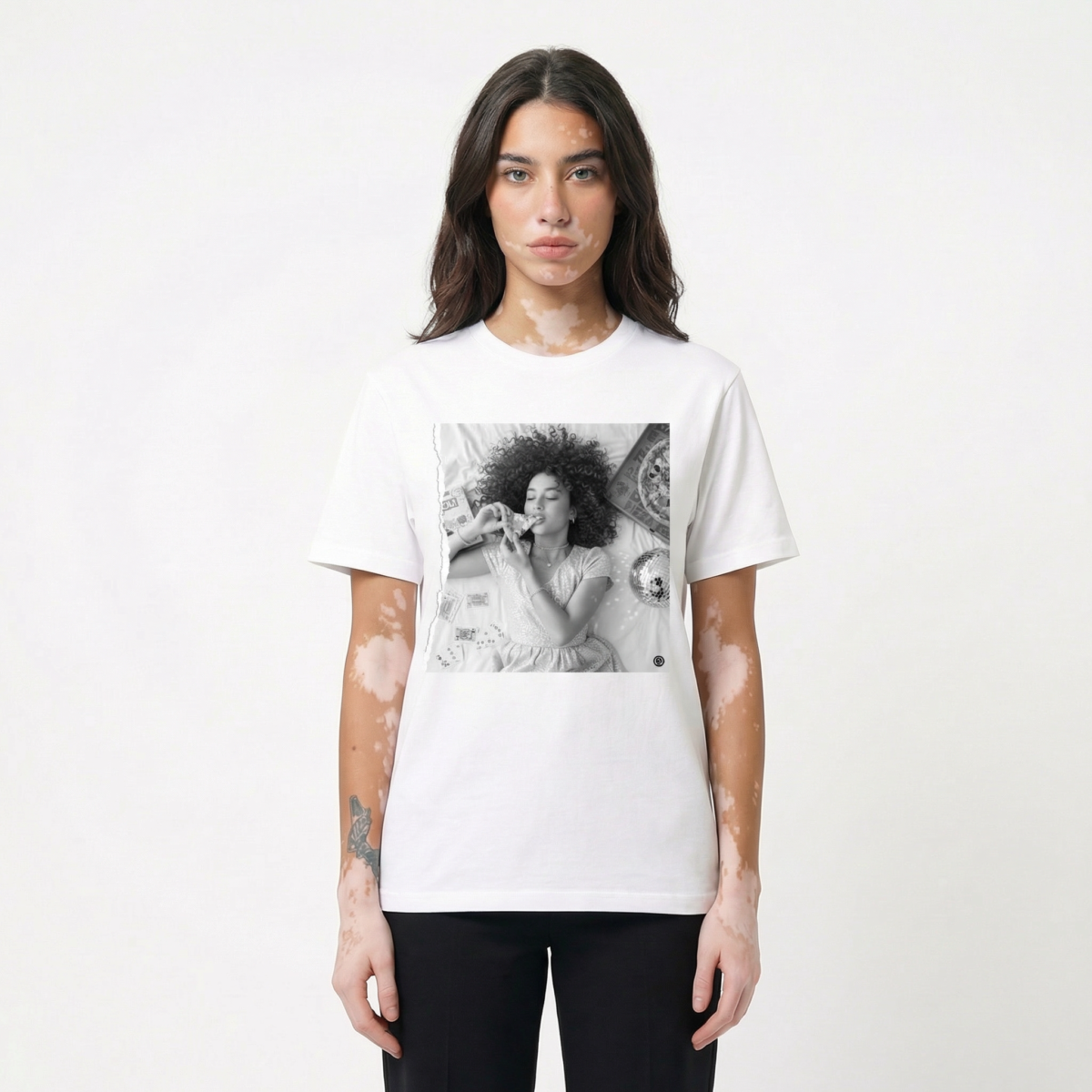 Eating Pizza | T-shirt